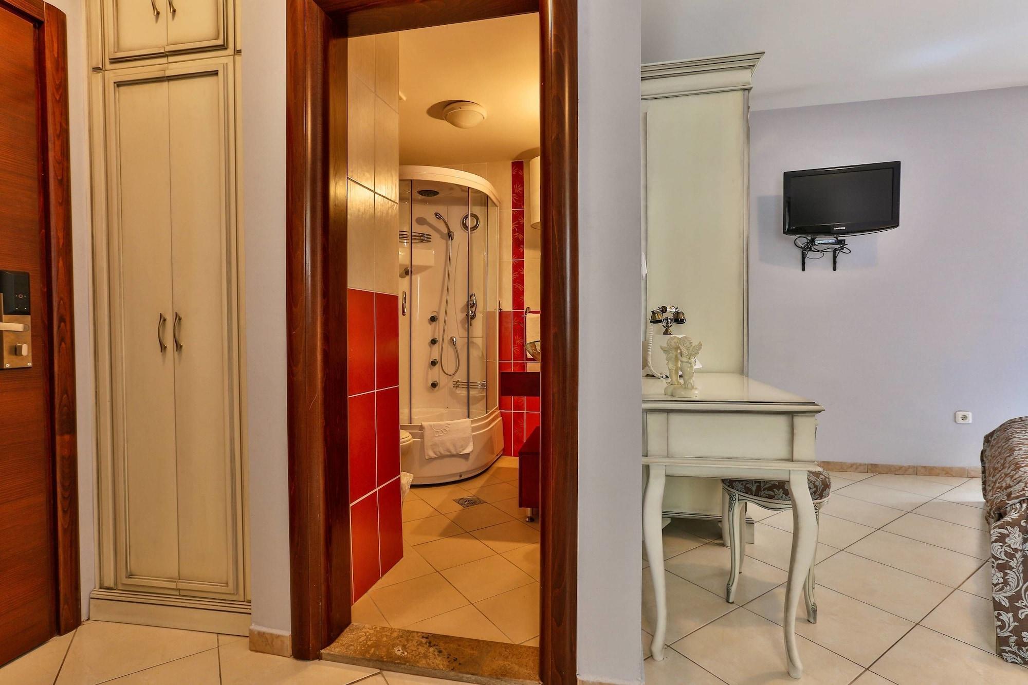 Villa Imperija Guesthouse บุดวา ภายนอก รูปภาพ