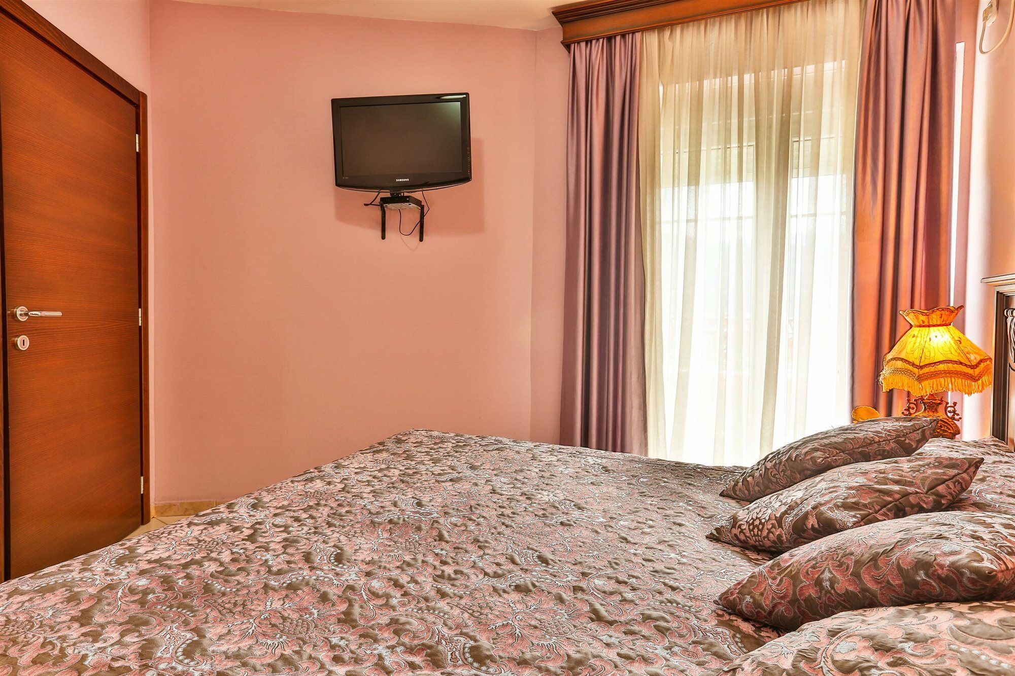 Villa Imperija Guesthouse บุดวา ภายนอก รูปภาพ